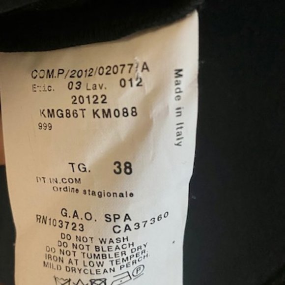 Brand new with tags Armani Collezioni single-button black blazer - Picture 6 of 12